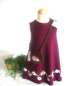 vestido bordado en lana