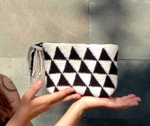 bolso geometrías tapestry blanco y negro