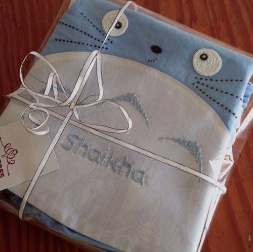 conjunto totoro dos piezas en azul bordado para Shaikha