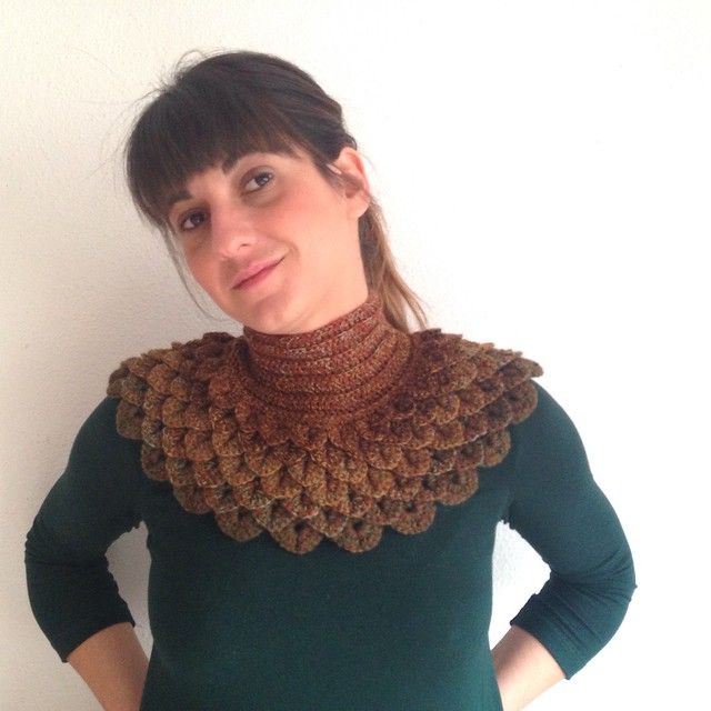 cuello escalado en lana