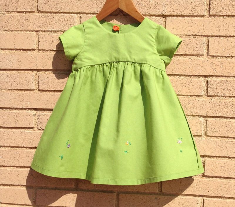 vestido niña verde manzana interior
