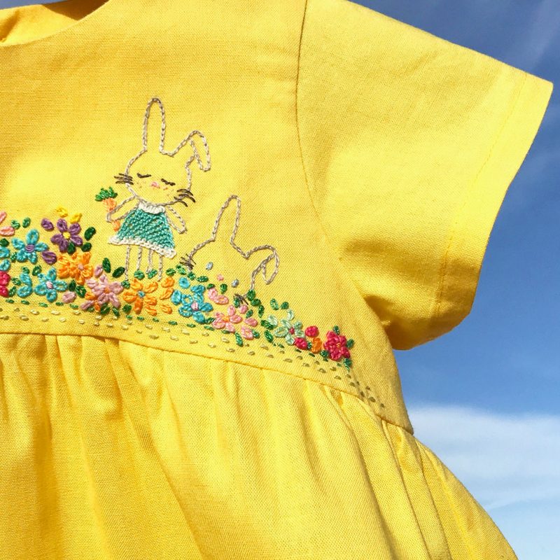 detalle vestido bordado naif
