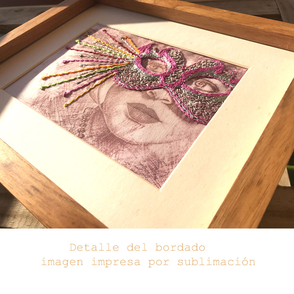 detalle del hilo metalico del bordado de la mascara