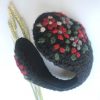 orejeras en lana con bordado floral