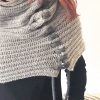 detalle del cuello acordonado