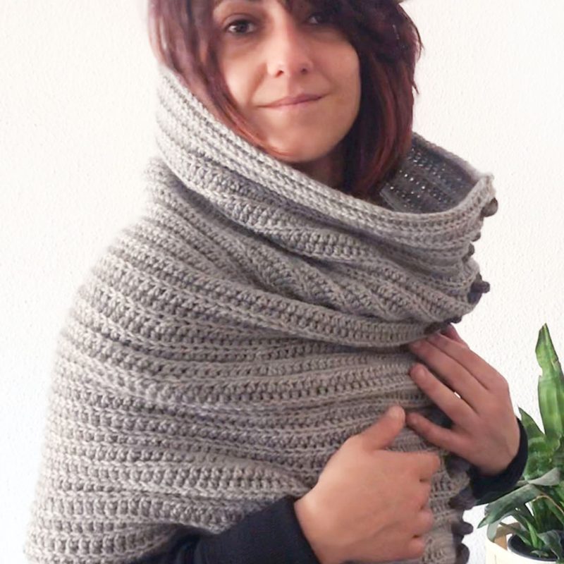 cuello acordonado extra largo en lana