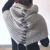 cuello capucha espalda