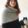 poncho capucha acordonado