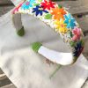 diadema blanca con bordado floral