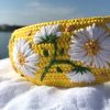 diadema amarilla bordada