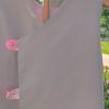detalle del abrochado del vestido
