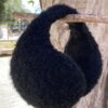 orejeras en alpaca negra